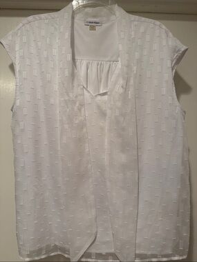 Calvin Klein White Cap-Sleeve Textured V-Neck Blouse